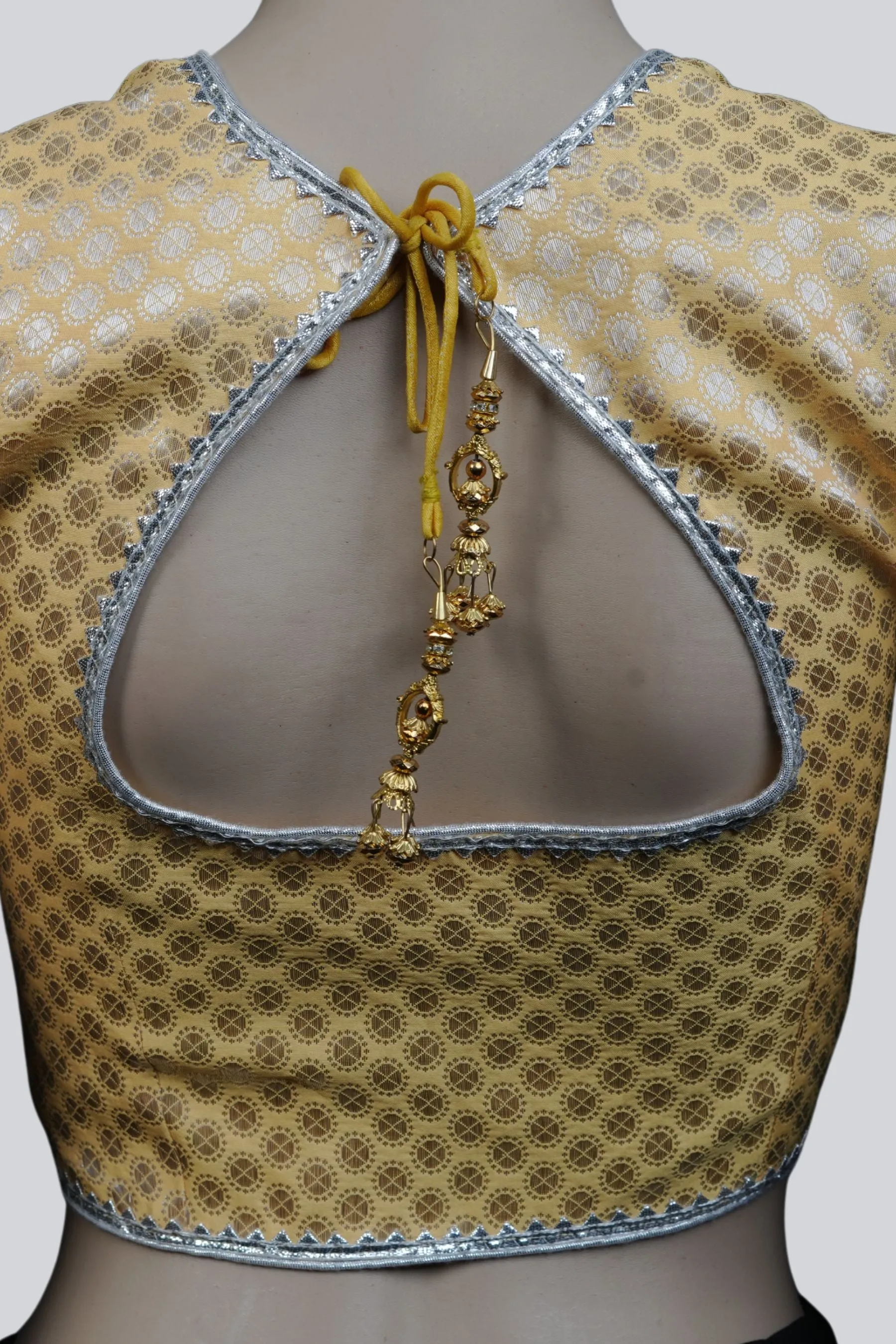 Banarasi Opulence: Exquisite Brocade Blouse – Timeless Elegance