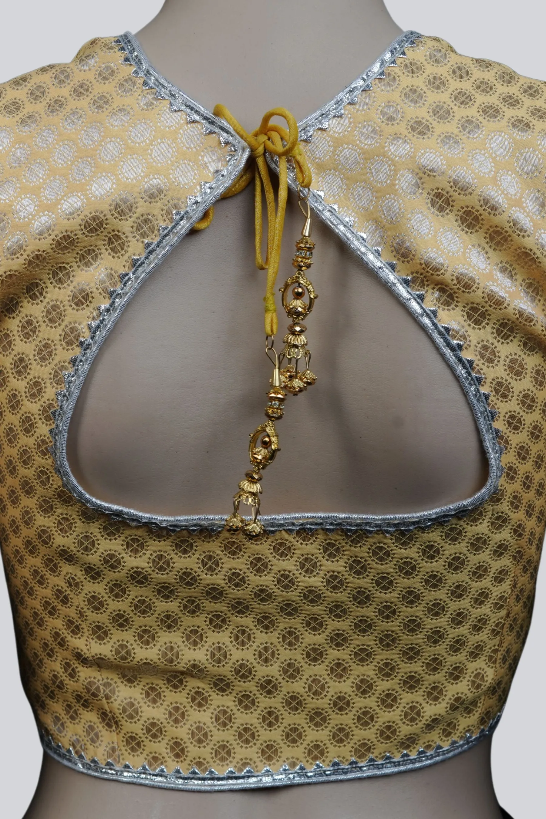 Banarasi Opulence: Exquisite Brocade Blouse – Timeless Elegance